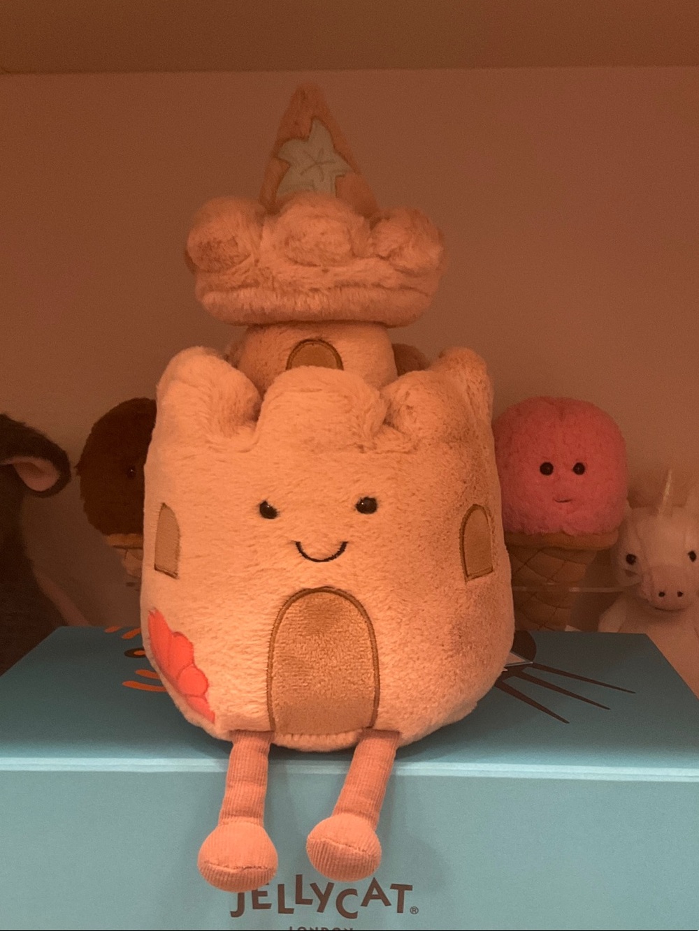 Jellycat Amuseables Sandcastle - Picture 2 of 7